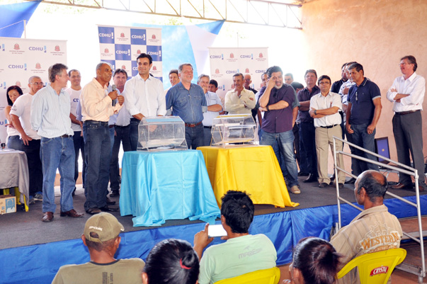 CDHU sorteia 38 casas em Caiabu