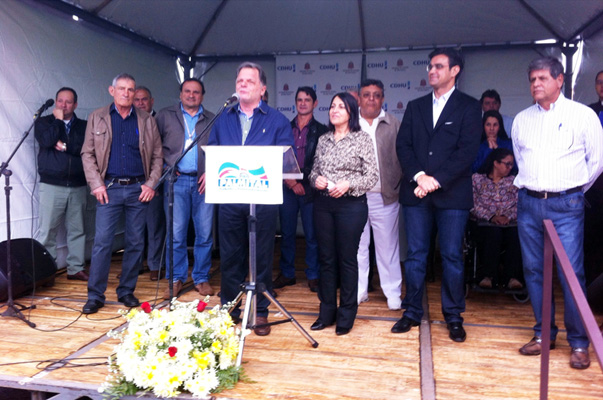 Mais 148 casas da CDHU s?o entregues em Palmital