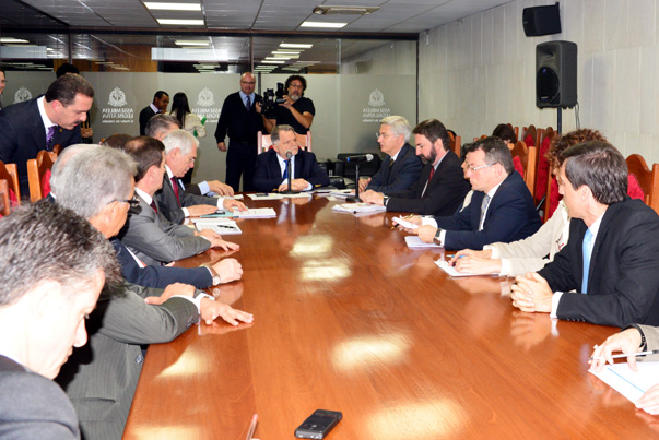 Deputado Bragato e Comiss?o de Finan?as recebem Miss?o do FMI e BID