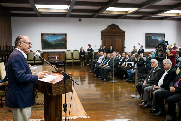 Alckmin firma 46 conv?nios de seguran?a com prefeituras