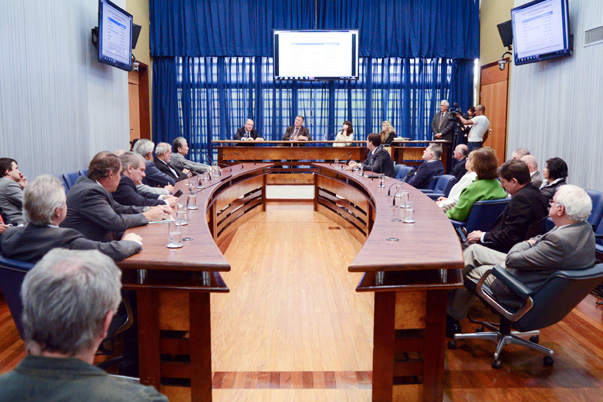Reitor da USP participa de reuni?o da Comiss?o de Ci?ncia, Tecnologia e Informa??o