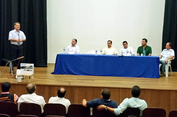 Entrega de t?tulos de regulariza??o do Itesp, em Presidente Epit?cio