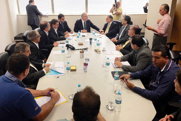 Deputado Bragato organiza grande reuni?o com secret?rio da Agricultura