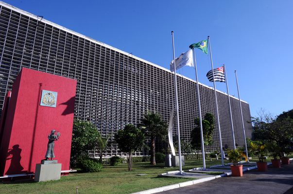 Aprovado projeto que altera contrata??o de professores tempor?rios