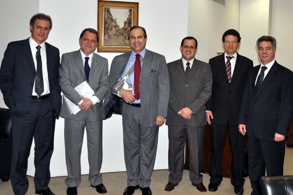DEPUTADO SE RE?NE COM PROCURADOR GERAL DE JUSTI?A