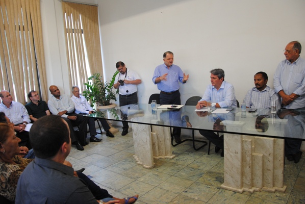 Em Dracena, reuni?o com Pedretti, lideran?as e visita ao AME