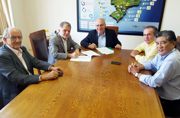 R$ 1 milh?o para melhoria de estradas rurais de Santo Anast?cio