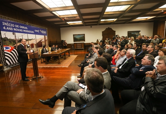 Novas moradias para 39 munic?pios do estado