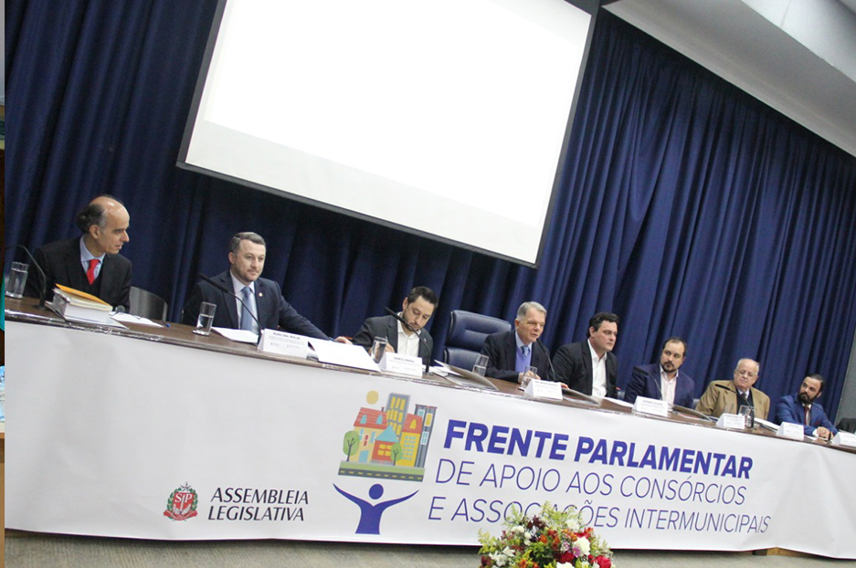 A união entre os poderes garante eficiência na gestão pública