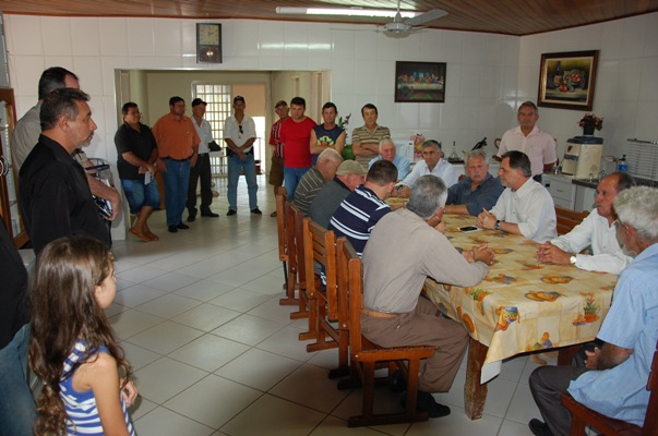 Encontro com  autoridades e moradores de N.Guataporanga