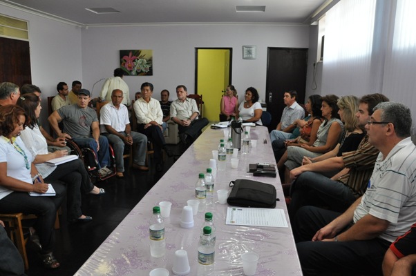 REGI?O DE OURINHOS RECEBE DEPUTADO
