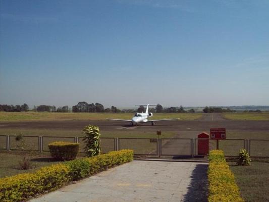 Aeroporto Estadual de Dracena: adequa??o para voos noturnos